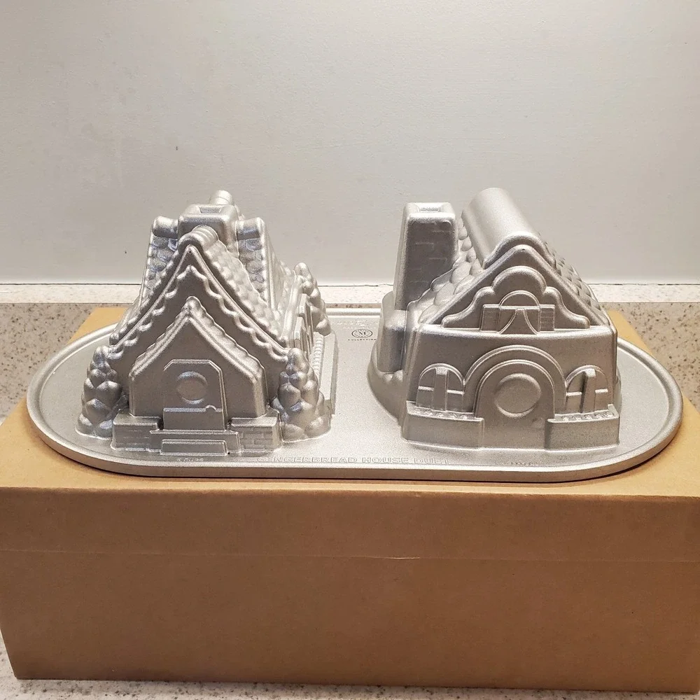Nordic Ware Gingerbread House Cottage‎ Duet Baking Pan Mold No Collapsing Walls